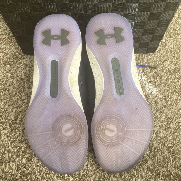 SC Under armor basketball shoes - Picture 3 of 3